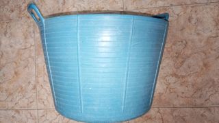 Cubeta resistente azul