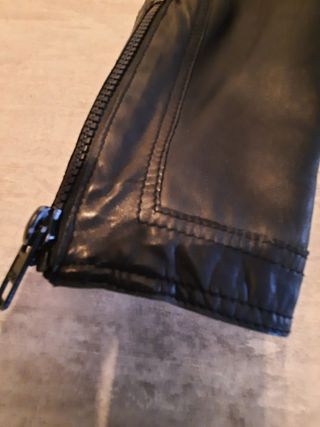 CAZADORA DE CUERO NEGRO HOMBRE 