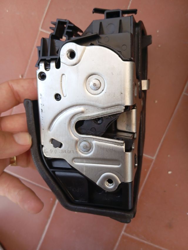 Cerradura BMW Serie 4 Delantera Derecha. Con fallo