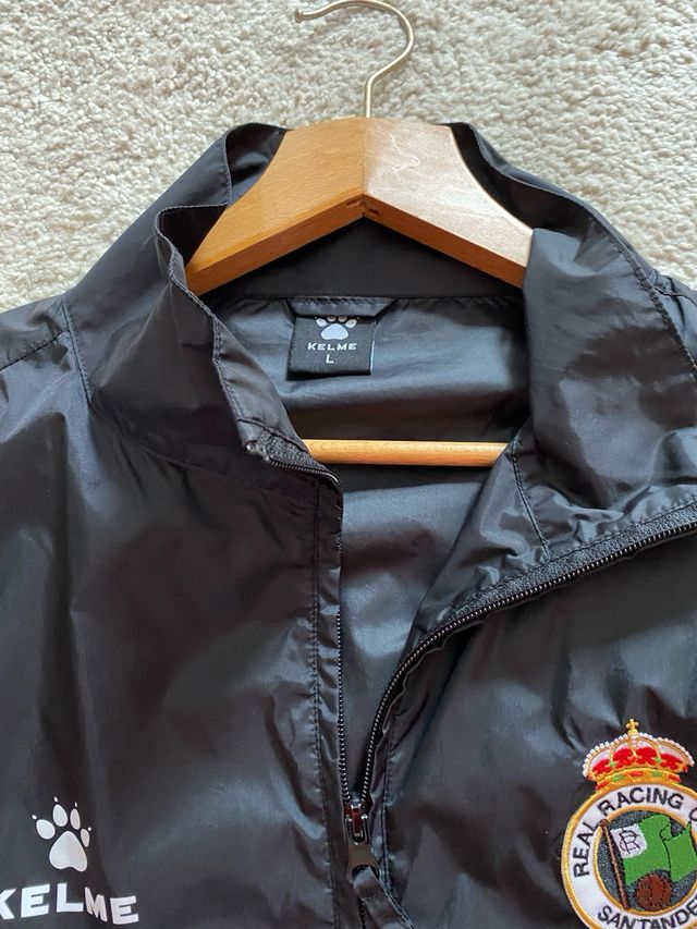 Chubasquero Kelme Racing Santander Negro