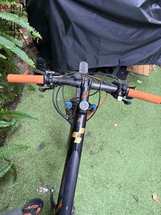 Bicicleta de Montaña Cube Carbono Revisada