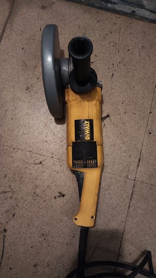 Radial DeWalt con discos