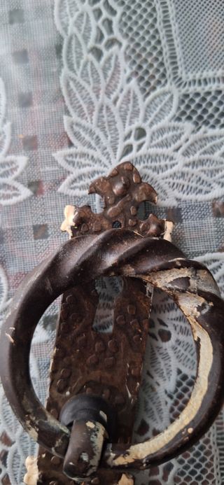 Manilla antigua de metal