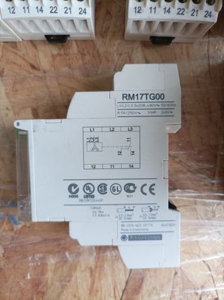 Lote 5 Relés Telemecanique Schneider ABB