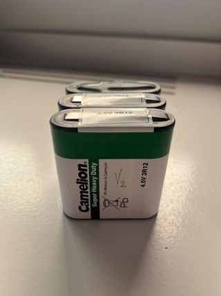 Kit Electrónica: Multímetro, Baterías y Componente