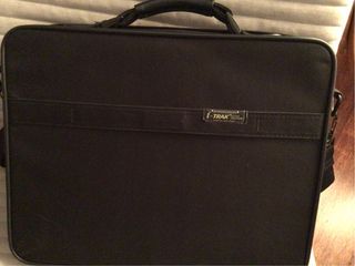 Maletín para portátil negro marca Tech Air