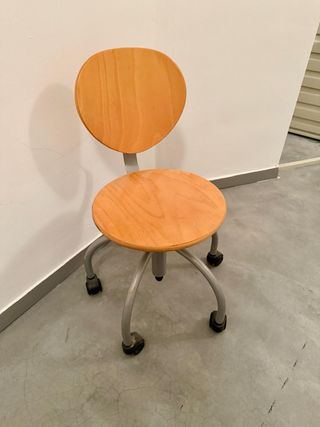 Silla de oficina con ruedas