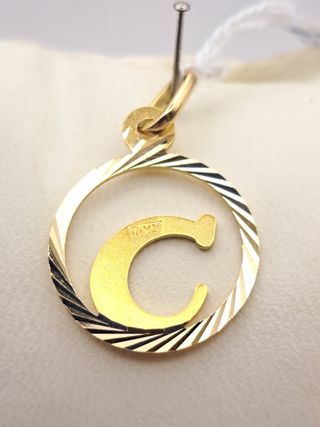 2 Colgantes Oro 18K Letra C y M