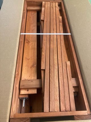 Jardinera de madera con enrejado