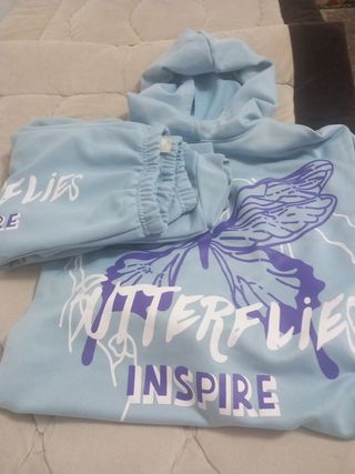 Conjunto deportivo azul con mariposa 14años