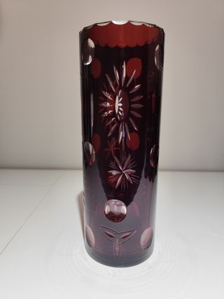 Jarrón Cristal Bohemia Rojo Tallado
