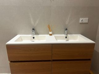 Mueble de baño madera y cerámica 