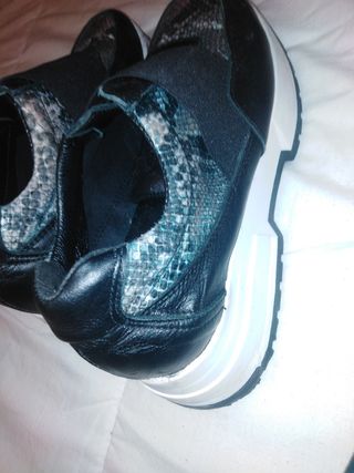 Zapatos de mujer con estampado de serpiente