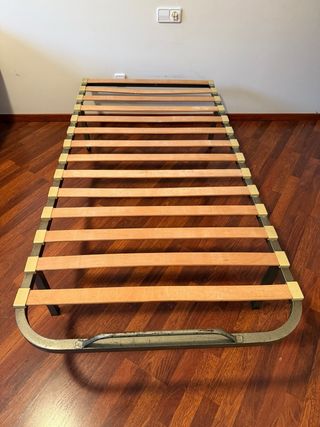 Somier metálico con láminas de madera