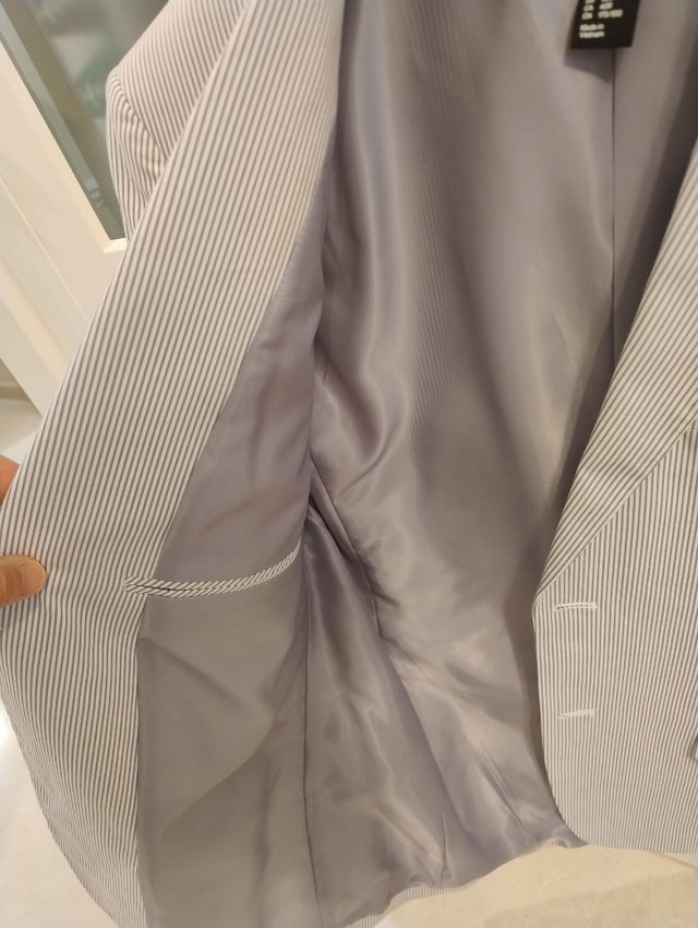 Americana H&M Blanca a rayas talla 50 como nueva.