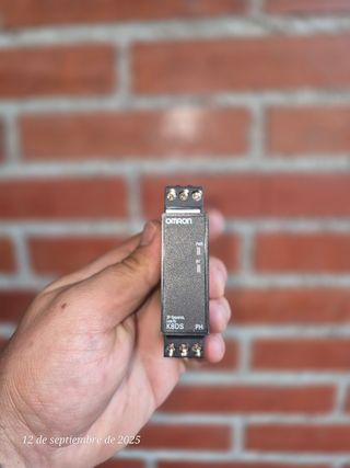 Omron K8DS Relé de supervisión de fase