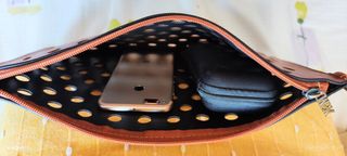 Cartera Bolso de mano MSK con perforaciones