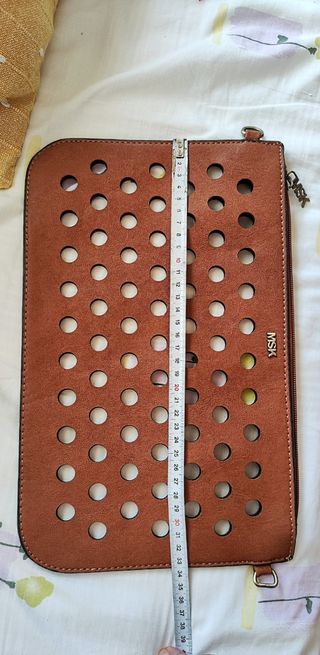 Cartera Bolso de mano MSK con perforaciones