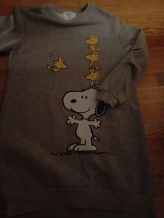 Sudadera larga Snoopy gris y amarilla