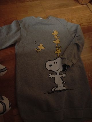 Sudadera larga Snoopy gris y amarilla