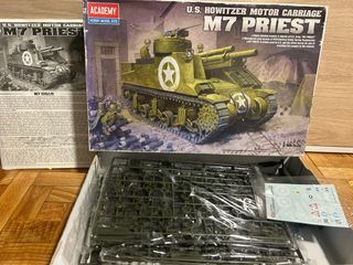 Maqueta Academy M7 Priest 1/35