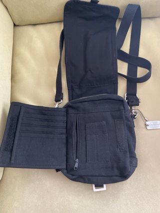 Bolso Negro Benetton con Detalles Brillantes