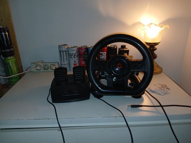 Volante para PC/Laptop con Pedales