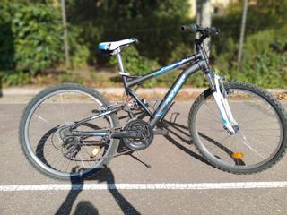 Bicicleta de montaña 24"