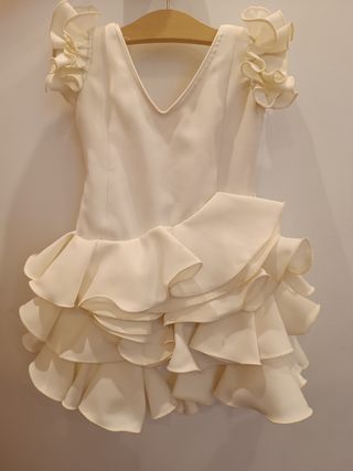 Traje de flamenca blanco con volantes
