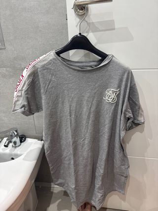 Camiseta SikSilk Gris con Logo