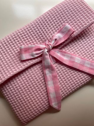 Funda portátil 13” rosa waffle
