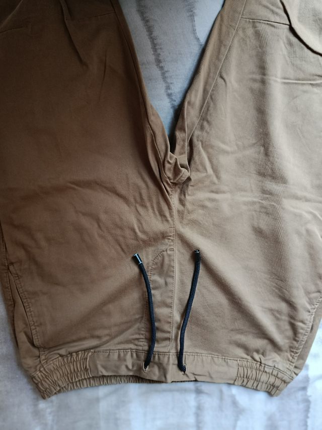 Pantalón cargo marrón Zara talla M
