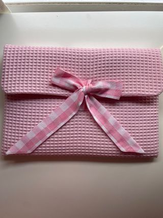 Funda portátil 13” rosa waffle