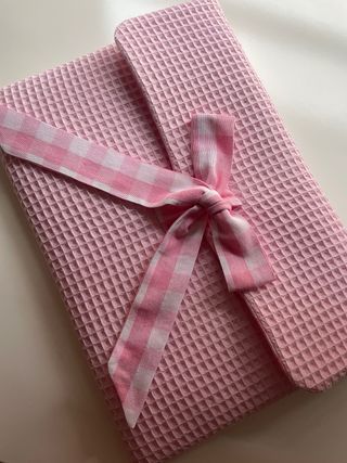 Funda portátil 13” rosa waffle