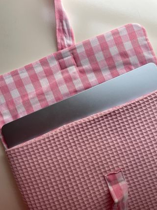 Funda portátil 13” rosa waffle