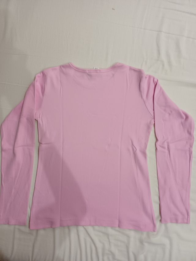 Camiseta rosa manga larga con flores