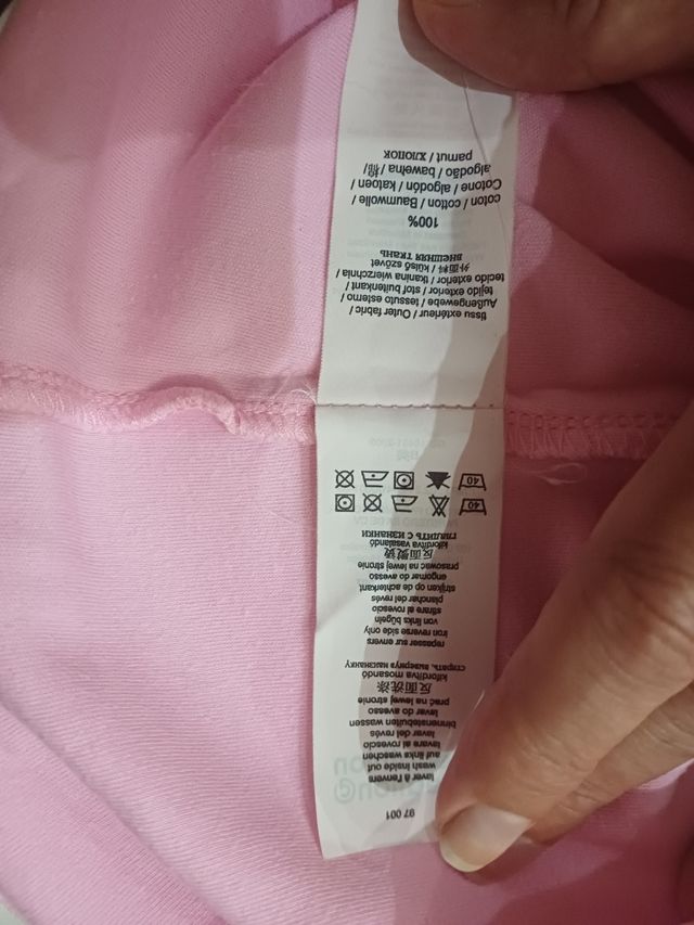 Camiseta rosa manga larga con flores