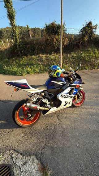 Suzuki GSXR 750 K4