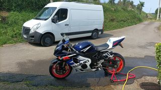 Suzuki GSXR 750 K4