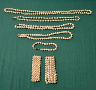 Conjunto de collares y pulseras de perlas