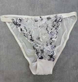 Conjunto Lencería Encaje. Talla 80B. Braguita 42.