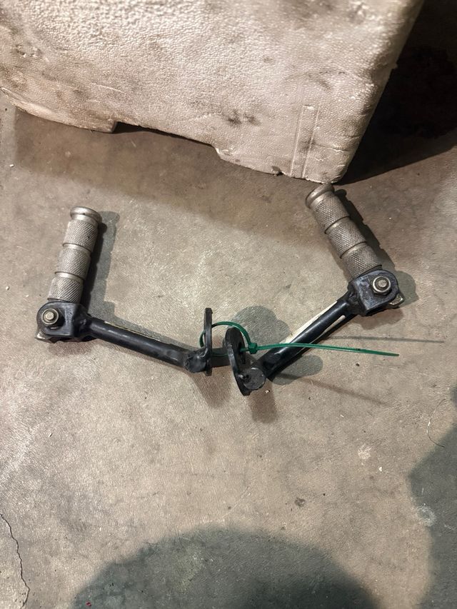 Estriberas Traseras Yamaha Aerox