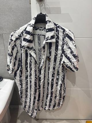 Camisa Rayas Blanco y Negro