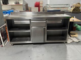 Mueble cafetero de acero inoxidable