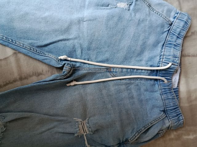Vaqueros desgastados con cordón Bershka talla S