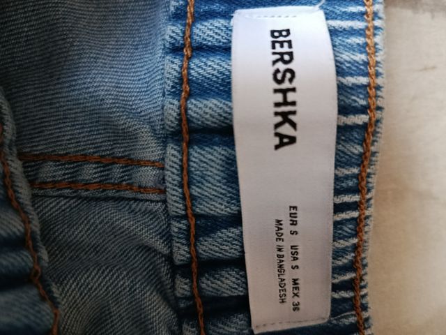 Vaqueros desgastados con cordón Bershka talla S