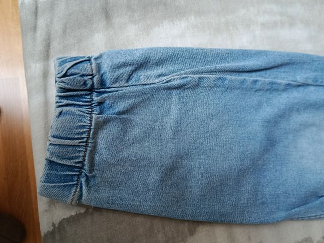 Vaqueros desgastados con cordón Bershka talla S