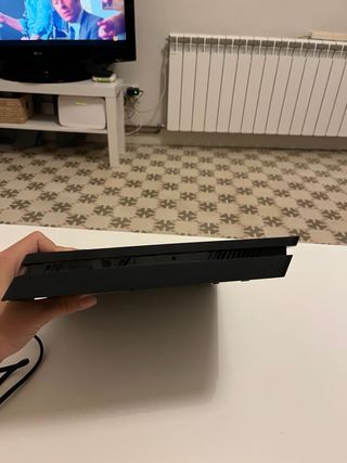 PlayStation 4 Slim Negra