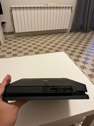 PlayStation 4 Slim Negra