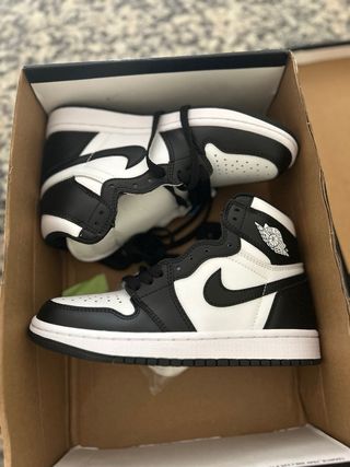 Zapatillas Jordan Negras y Blancas